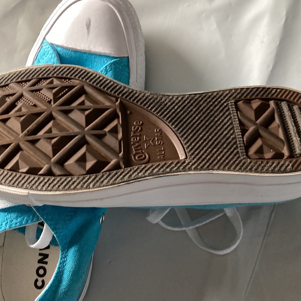 Converse - Picture 3 of 5